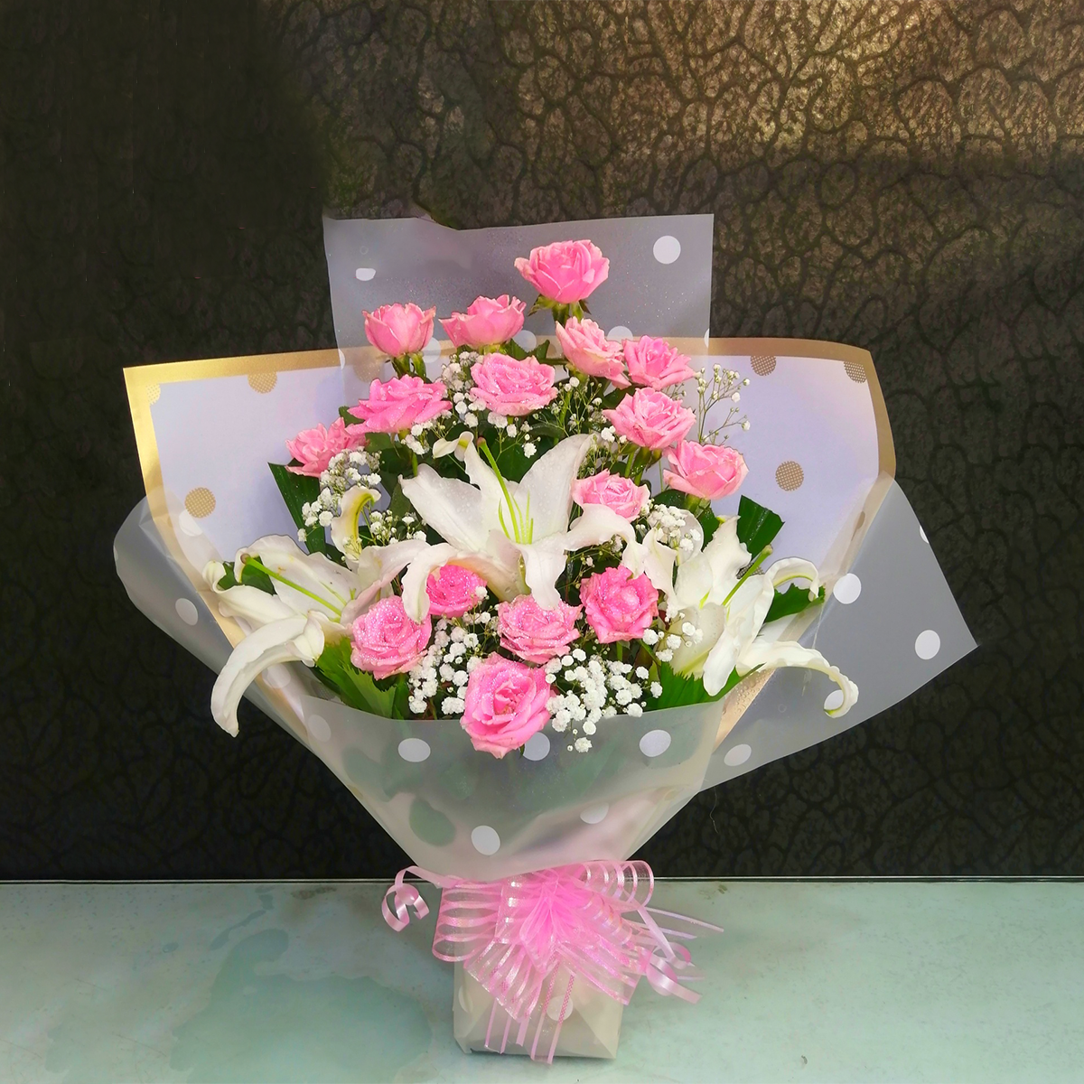 Bouquet of Pink Roses & Lily best gift for her